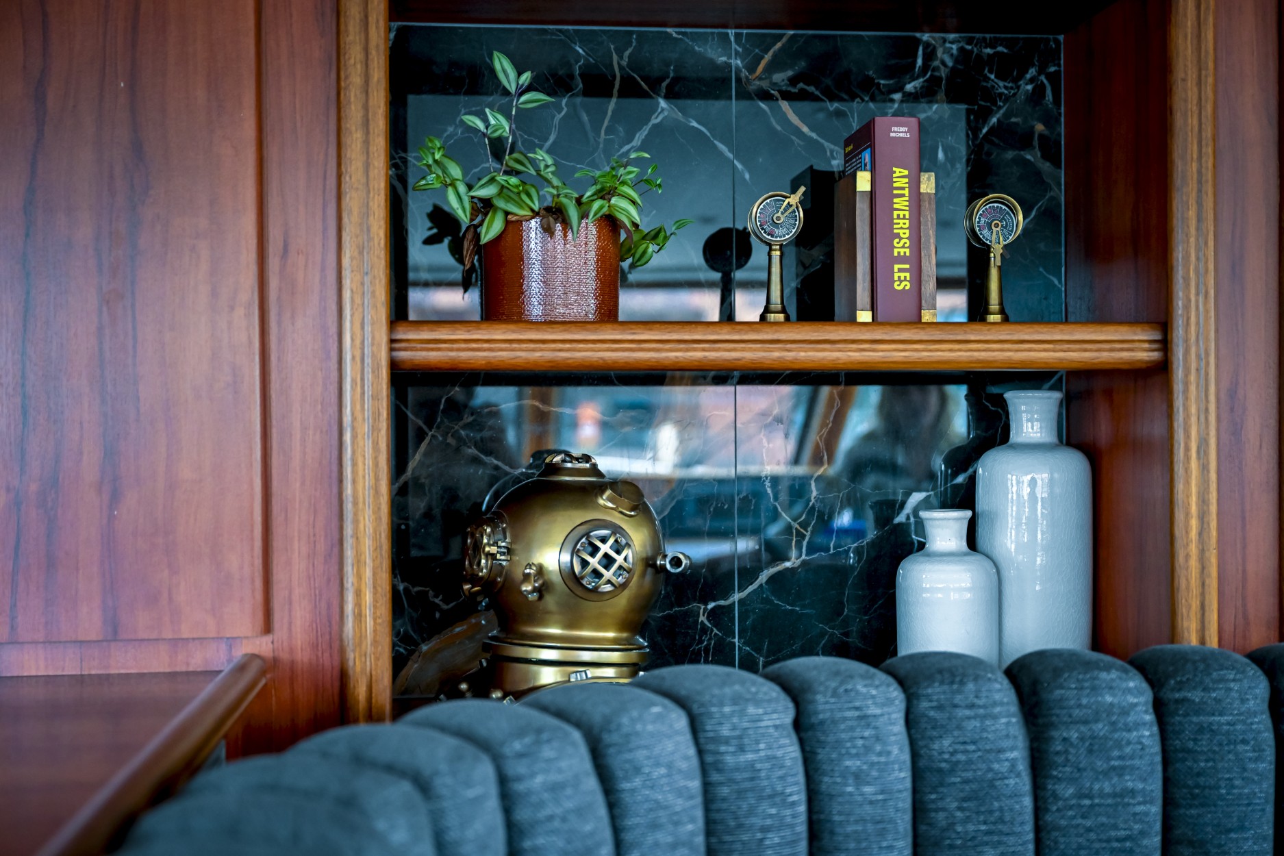 Ass HLN – Showbizz: Evanna-boot van De Verhulstjes